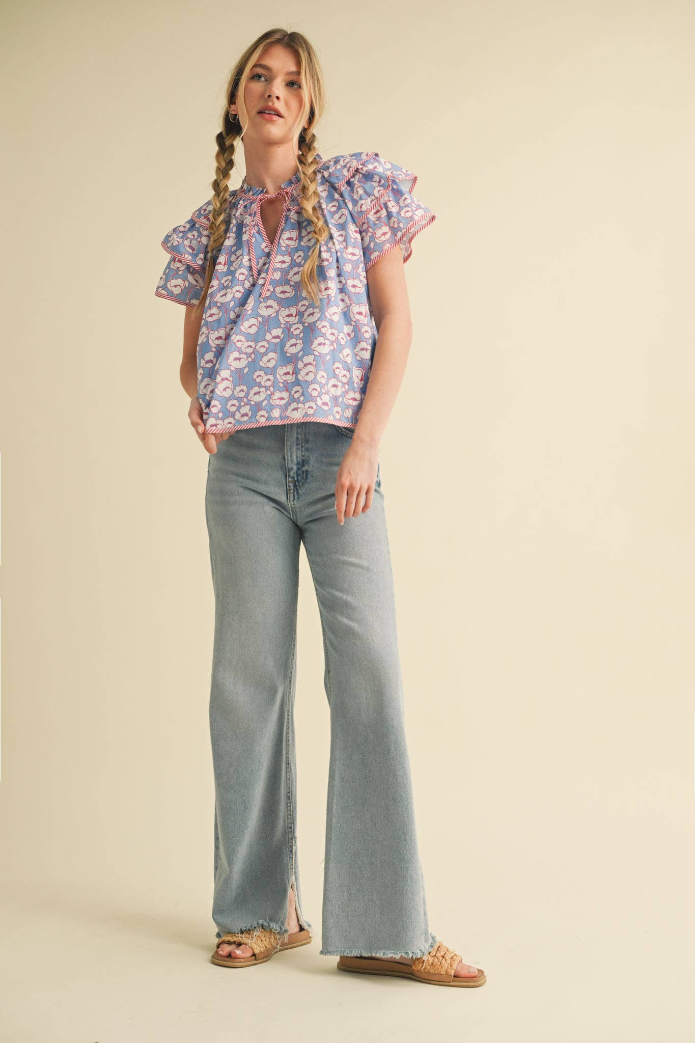 FLORAL FLUTTER SLEEVE CONTRAST BINDING TOP