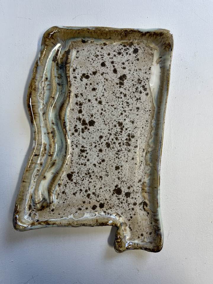 Mississippi Shaped Dish ( 5 glazes )