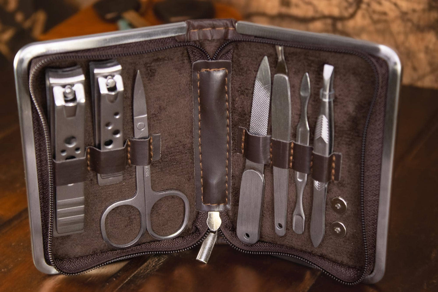 Ole Miss Rebels Manicure Grooming Set.