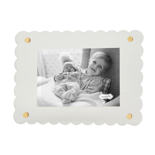 Scalloped Acrylic Frame