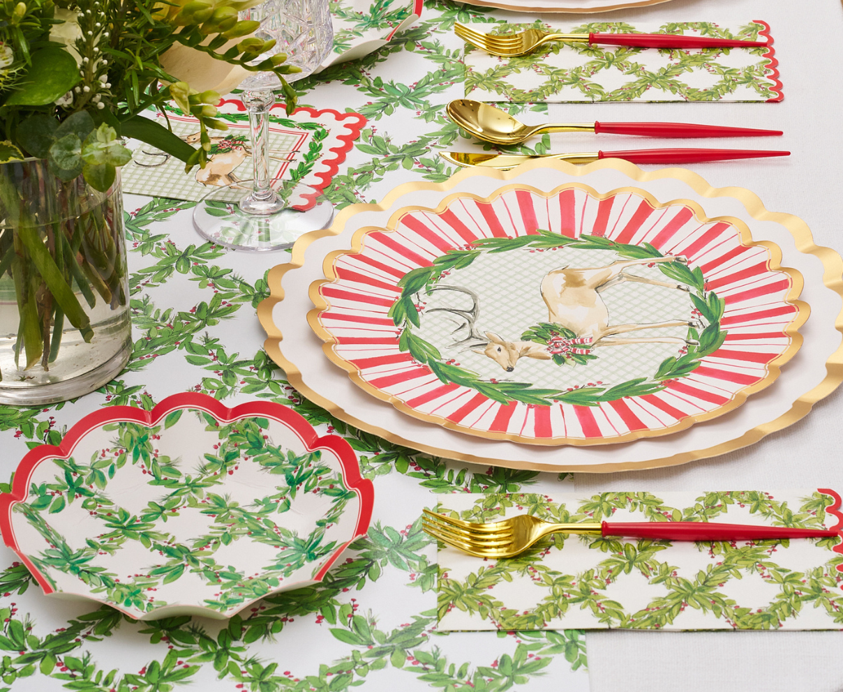 Holly Berry Dinner Plates/8pk