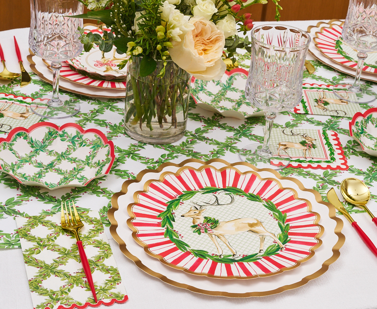 Holly Berry Dinner Plates/8pk