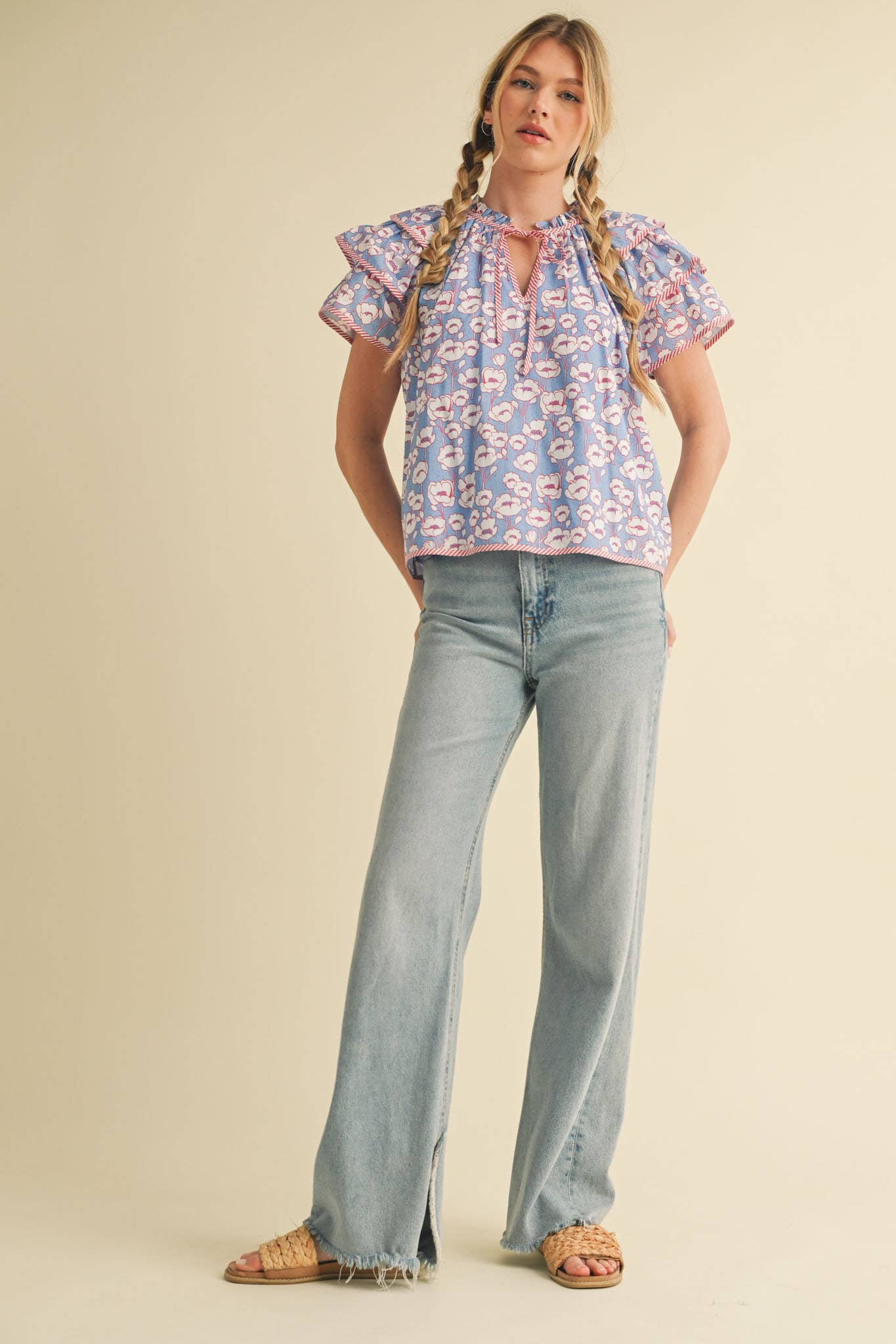 FLORAL FLUTTER SLEEVE CONTRAST BINDING TOP