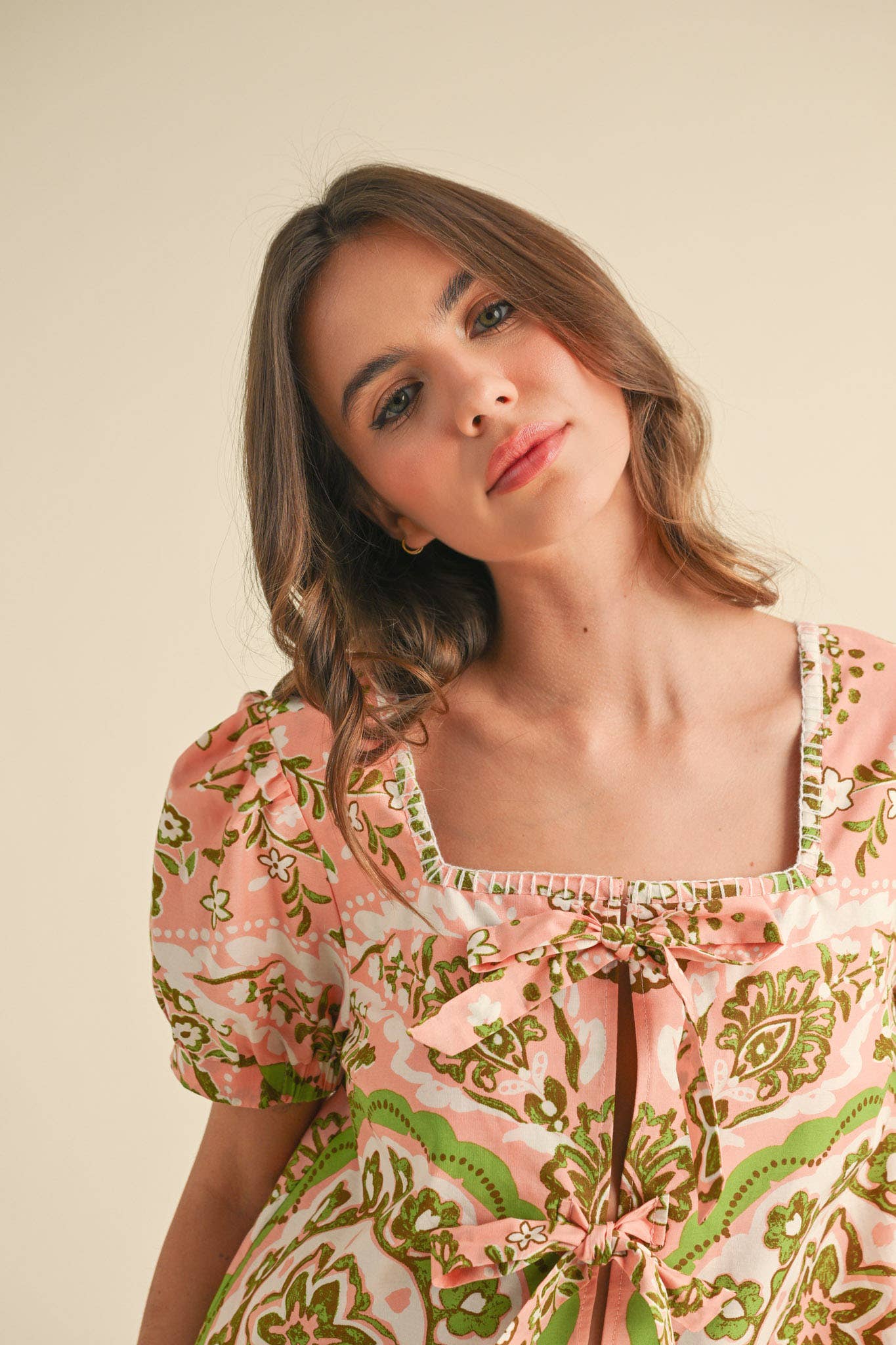 PINK MEDALLION PRINT TIE FRONT PUFF SLEEVE TOP