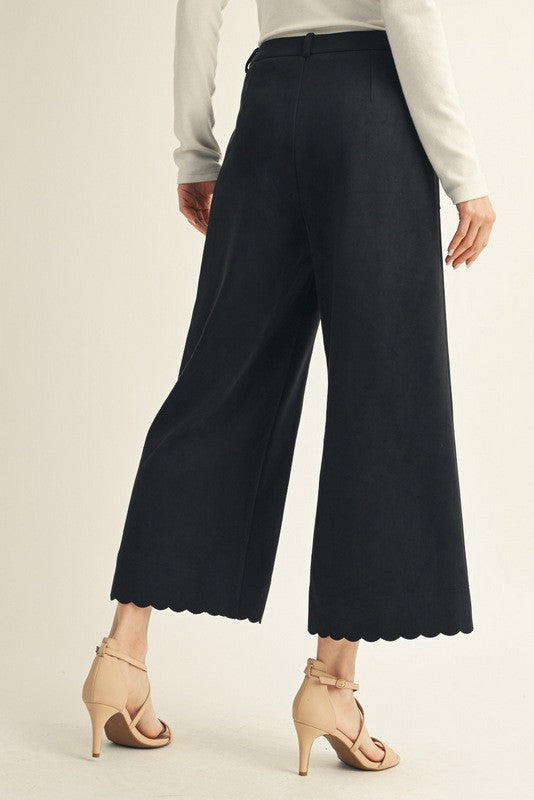 Scallop Edge Accent Suede Pants - Black