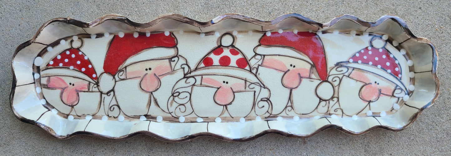 Heartfelt Traditions Cracker Tray (Santas)